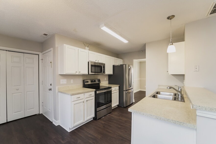 Building Photo - 4245 Barley St SW