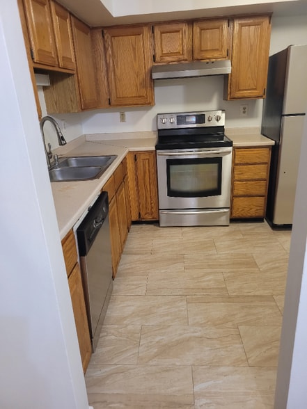 Building Photo - 11518 Big Creek Dr