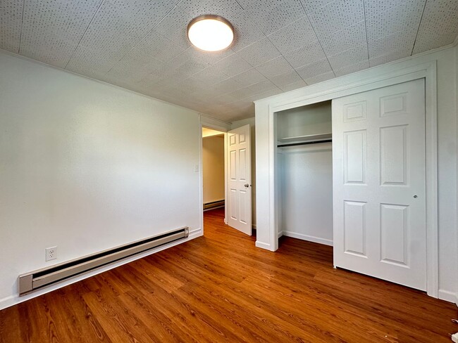 Interior Photo - 1818 West 8th