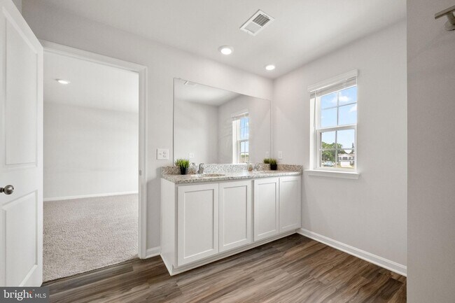 Building Photo - 504 Harper Dr