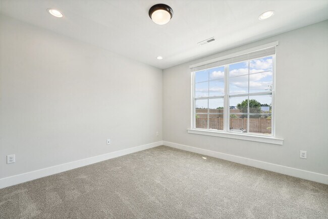 Building Photo - 8528 Silsbee Dr