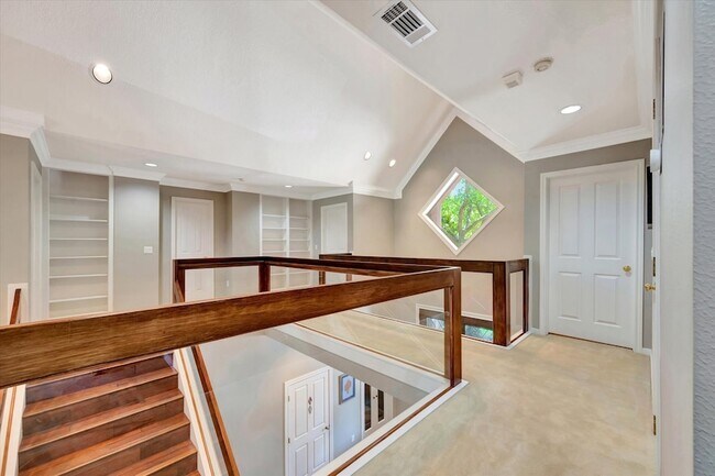 Building Photo - 3806 Canyon Bluff Ct