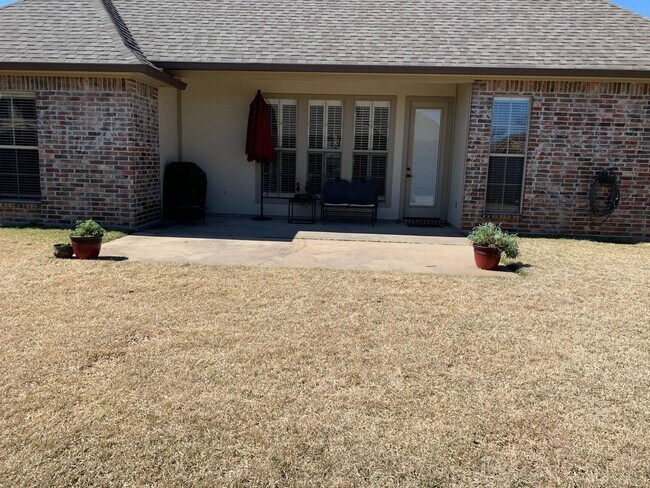 Building Photo - Rental in Gated Community