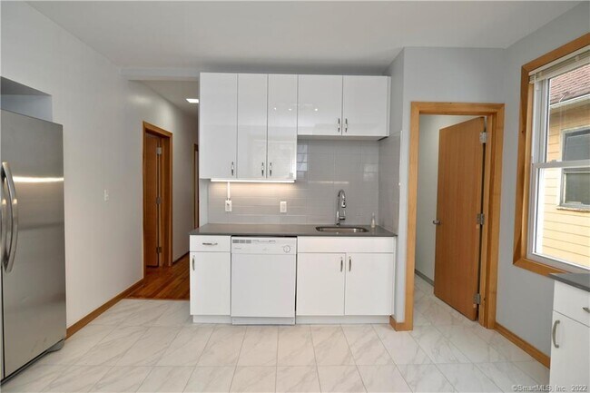 Building Photo - 361 Gregory St