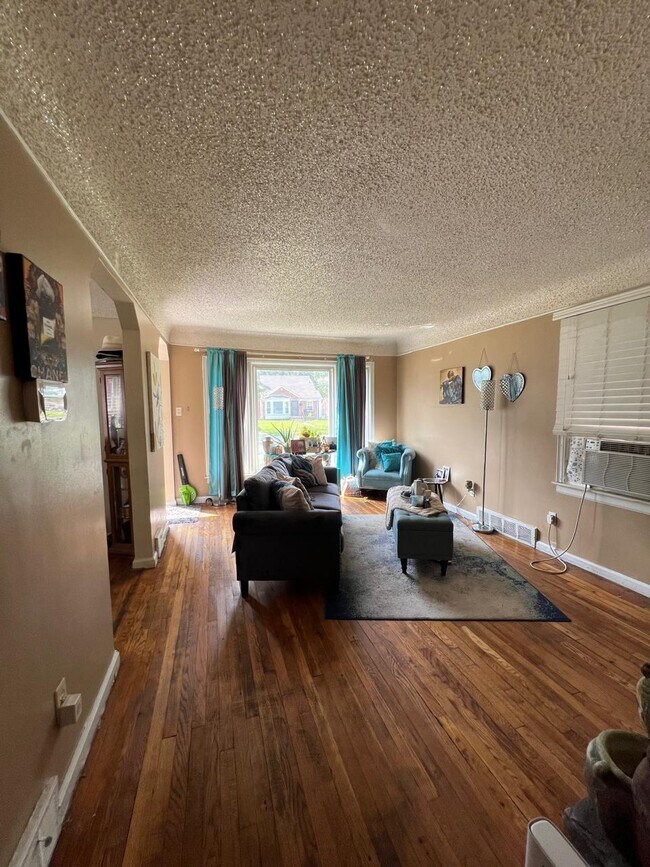 Building Photo - 16604 Winthrop St