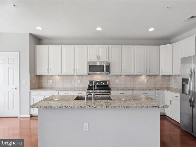 Building Photo - 3037 Rittenhouse Cir