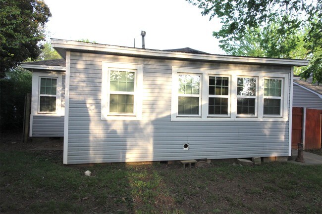 Building Photo - 809 N 45th St