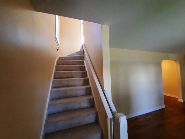 Building Photo - 3Br/2Bath House in Evanston $3,600/m