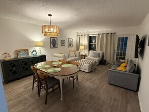 Building Photo - 401 Golden Isles Dr