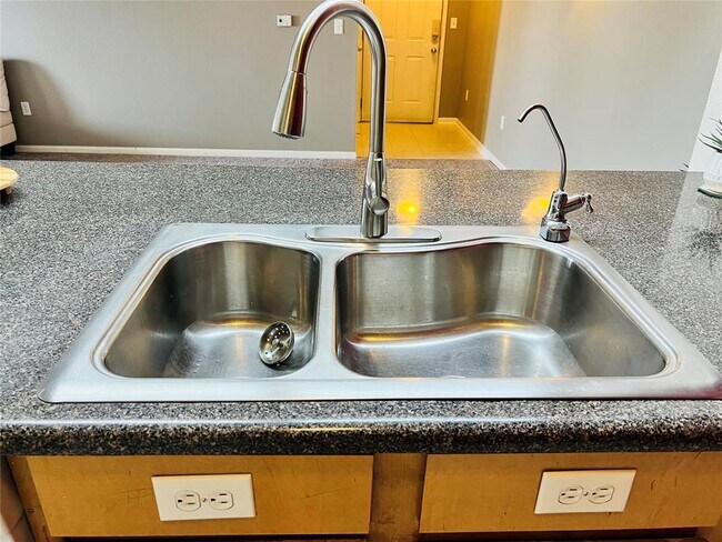 Building Photo - 2200 Classen Blvd