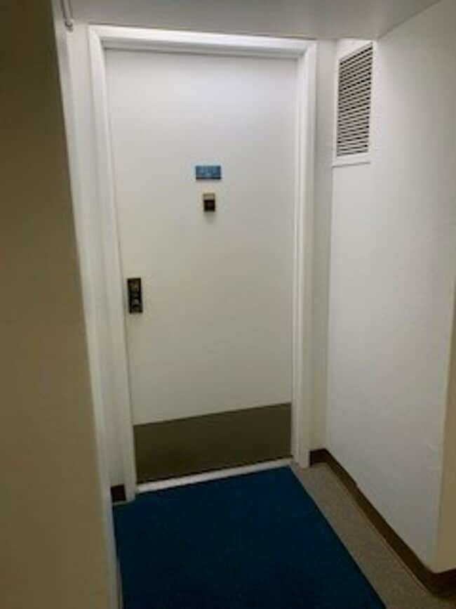 Building Photo - Kukui Plaza - 2 bedroom, 1 bath condo with 1 parking