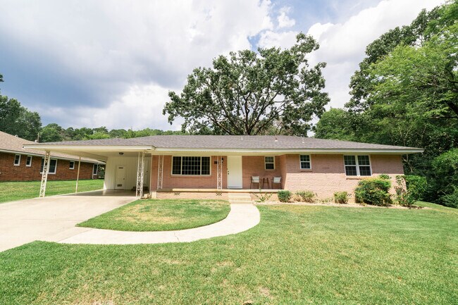 Building Photo - 6924 W Markham St