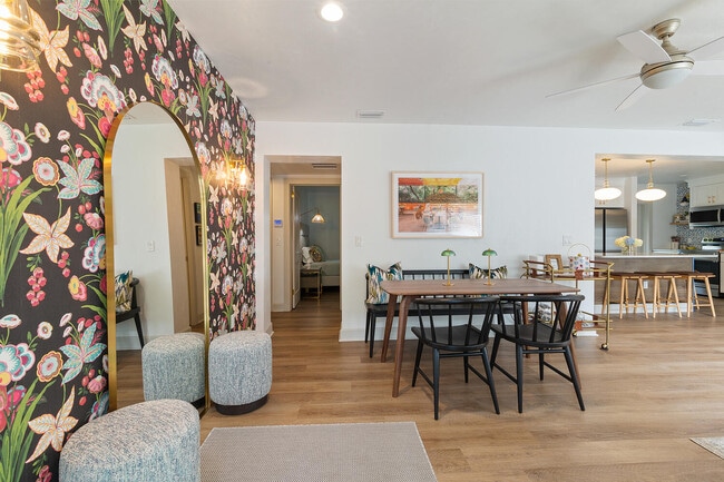 Building Photo - 304 NW 24th St