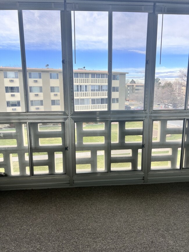 Building Photo - 9655 Center Ave