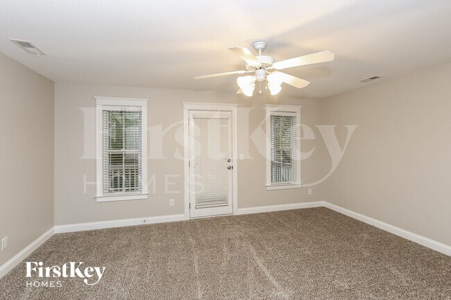 Building Photo - 128 Kensington St