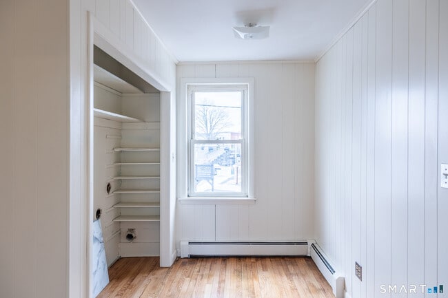 Building Photo - 84 Front St