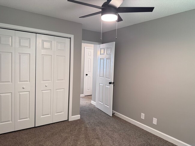 Building Photo - Sango!! Completly Renovated 3 Bed 2.5 Bath Home in Welchview!