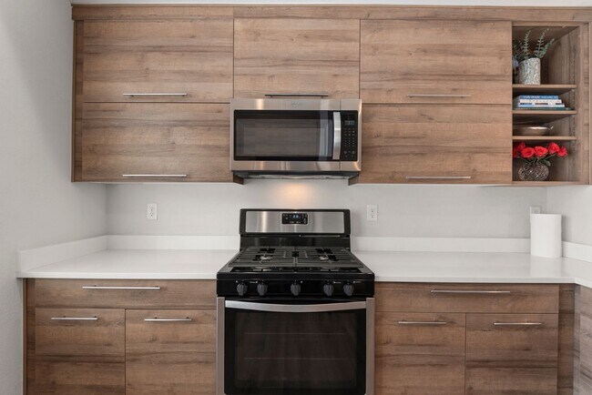 Building Photo - Modern Townhome Living in Lakewood – $2,65...