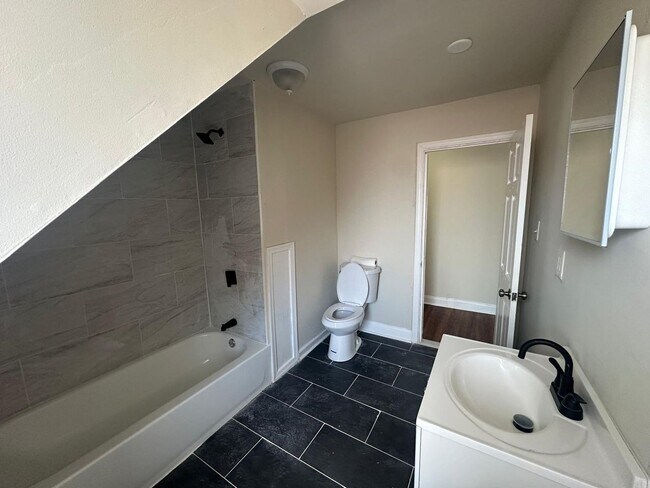 Building Photo - BRAND NEW 2 BED 1 BATH APARTMENT FOR RENT.