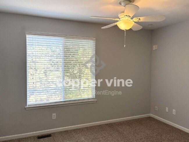 Building Photo - 14487 Jason Dr