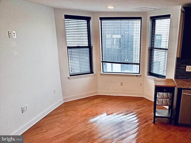 Building Photo - 1250 Ridge Ave