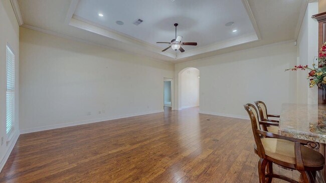 Building Photo - 313 Winding Brook Dr
