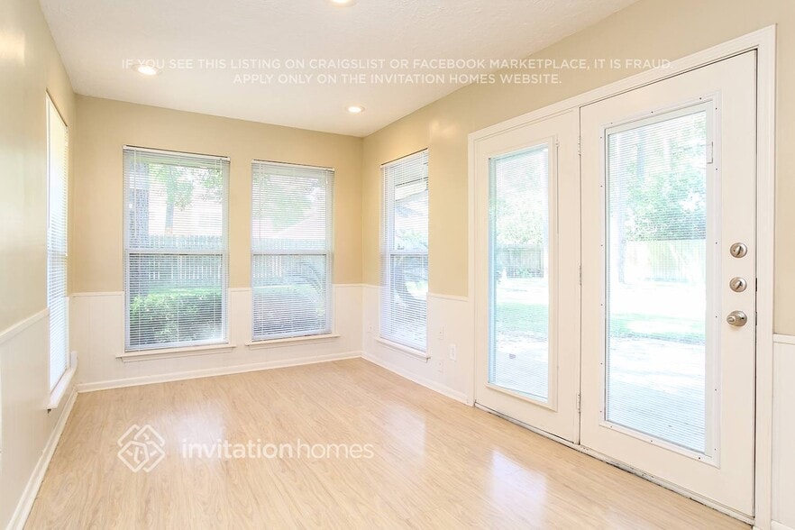 Building Photo - 5803 Old Lodge Dr