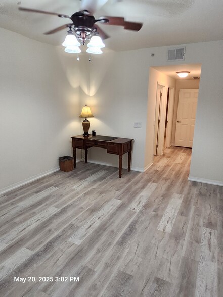 Building Photo - 20260 Estero Gardens Cir