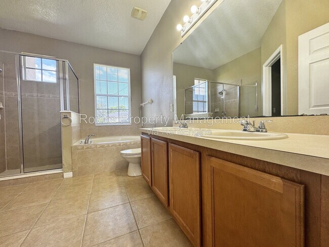 Building Photo - 806 Palermo Ct