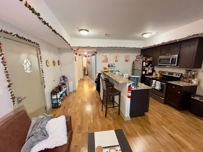 Interior Photo - 1432 N. Carlisle
