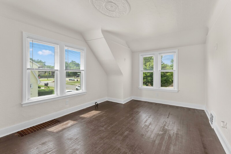 Building Photo - 3460 Haverhill St