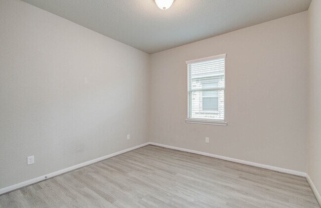 Building Photo - 4603 Bay Vista Dr