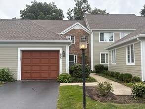 Building Photo - 805 Suffield Square
