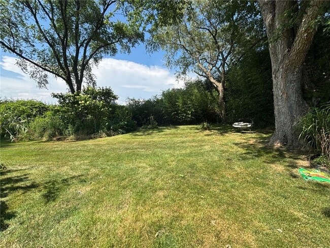 Building Photo - 6 Hickory Ave