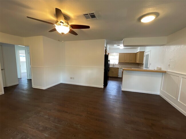 Building Photo - 4803 Geraldine St