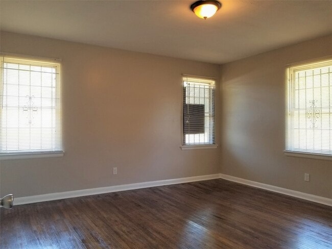 Building Photo - 4942 Rockport Dr