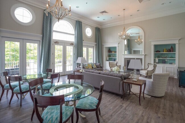 Building Photo - Ideally located near the Metro and Tysons ...