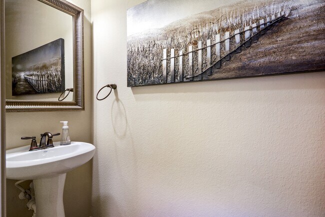 Building Photo - 2519 Kinsgate Forest Dr