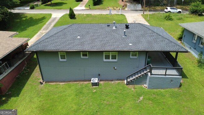Building Photo - 2107 Garden Cir