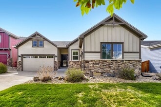 Building Photo - 15625 Carob Cir