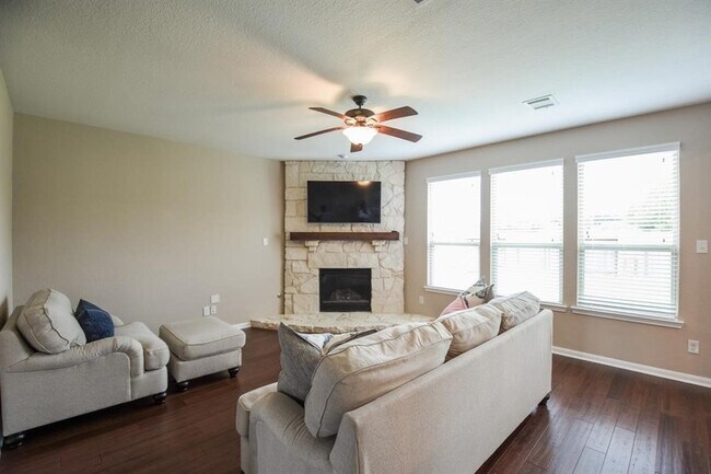 Building Photo - 7002 Edwanna Ln