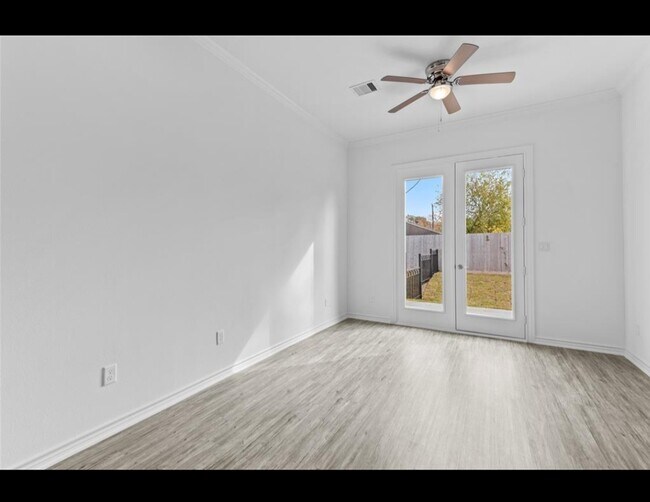 Building Photo - 3245 Real St