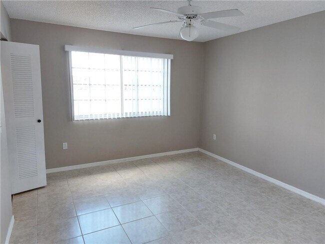 Building Photo - 5001 Wiles Rd