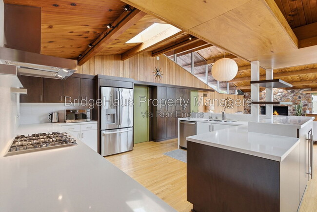 Building Photo - 1541 Garrison Pl
