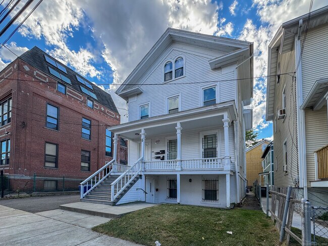 Building Photo - 341 Myrtle Ave