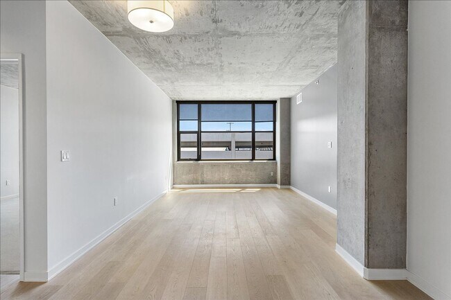 Building Photo - 311 2nd St