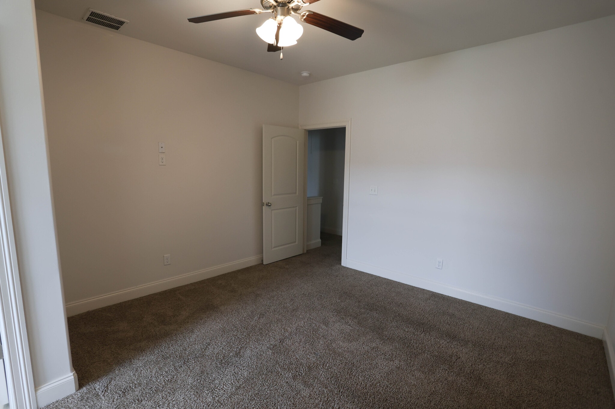 Building Photo - 308 Paul T Cir