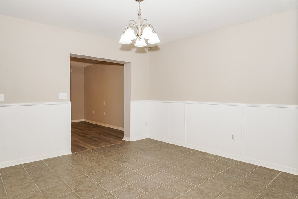 Building Photo - 9336 Sonoma Dr