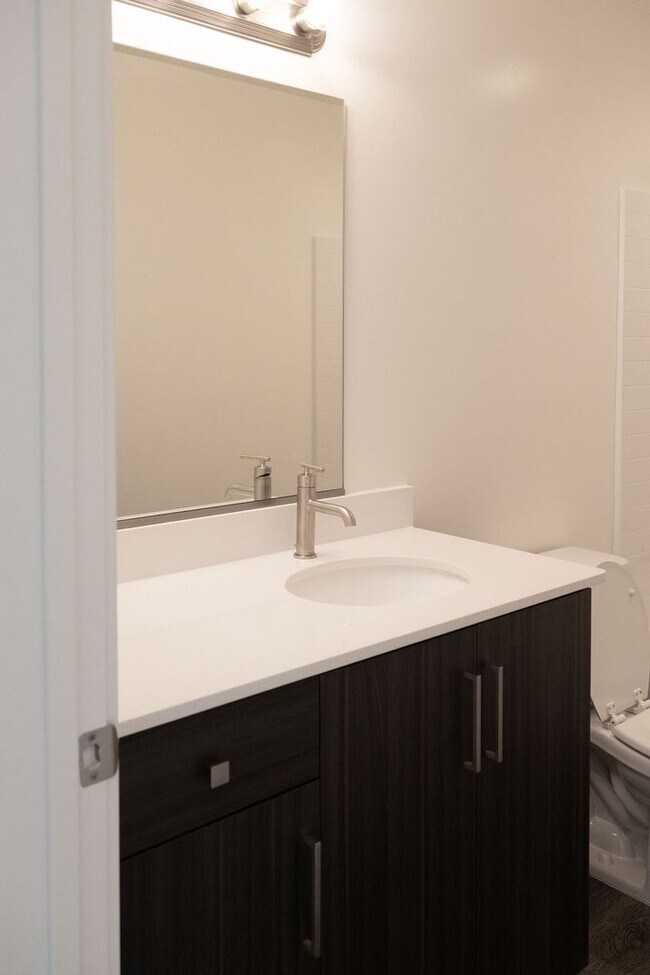 Building Photo - Spacious 4-Bed Home in Sage Canyon