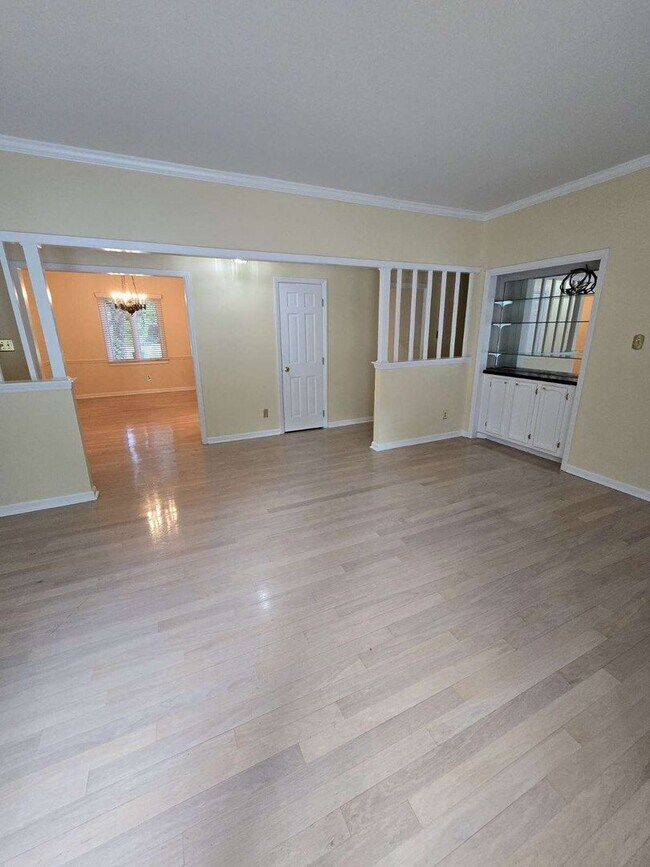 Building Photo - 3 Bedroom/ 2 bath Condo in Fountain Manor